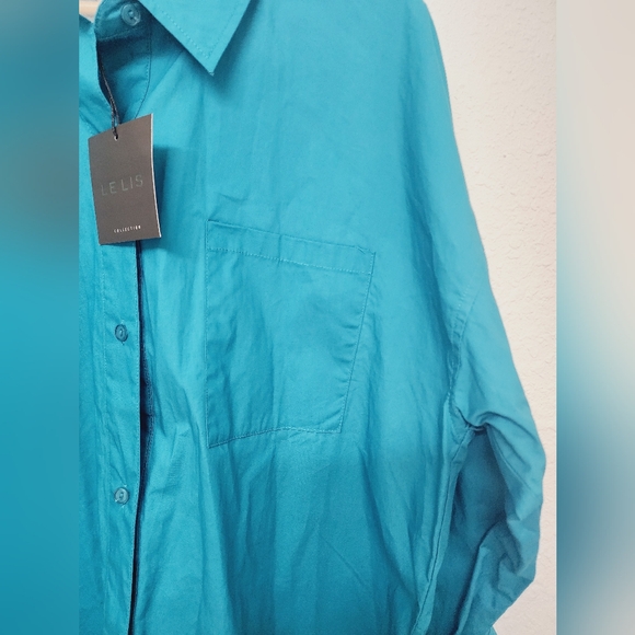 NWT LELIS women's blue button down, size Medium, business casual, new, pocket - Picture 5 of 10